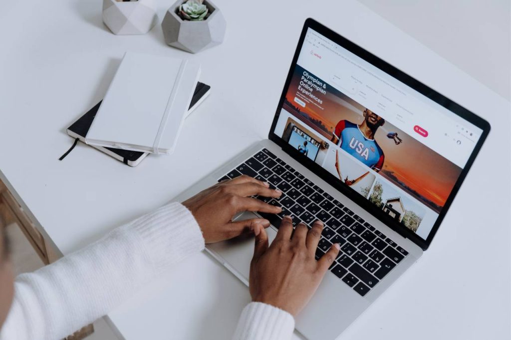Realizzazione sito web aziendale come strumento commerciale